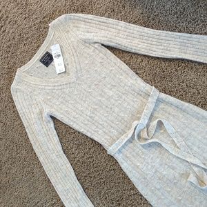 Abercrombie& Fitch women's sweater dress. XS NWT